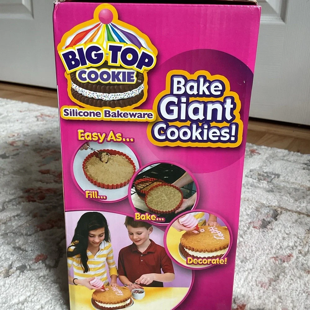 Big Top Cookie Silicone Bakeware